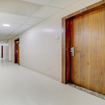 Hotel O Address Inn ムンバイ エクステリア 写真