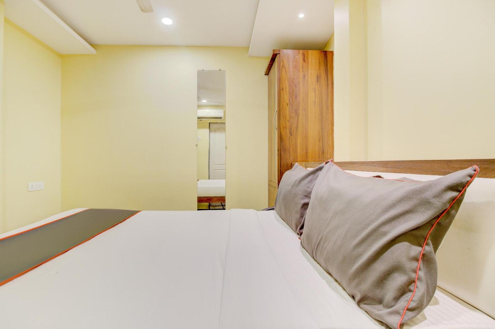 Hotel O Address Inn ムンバイ エクステリア 写真