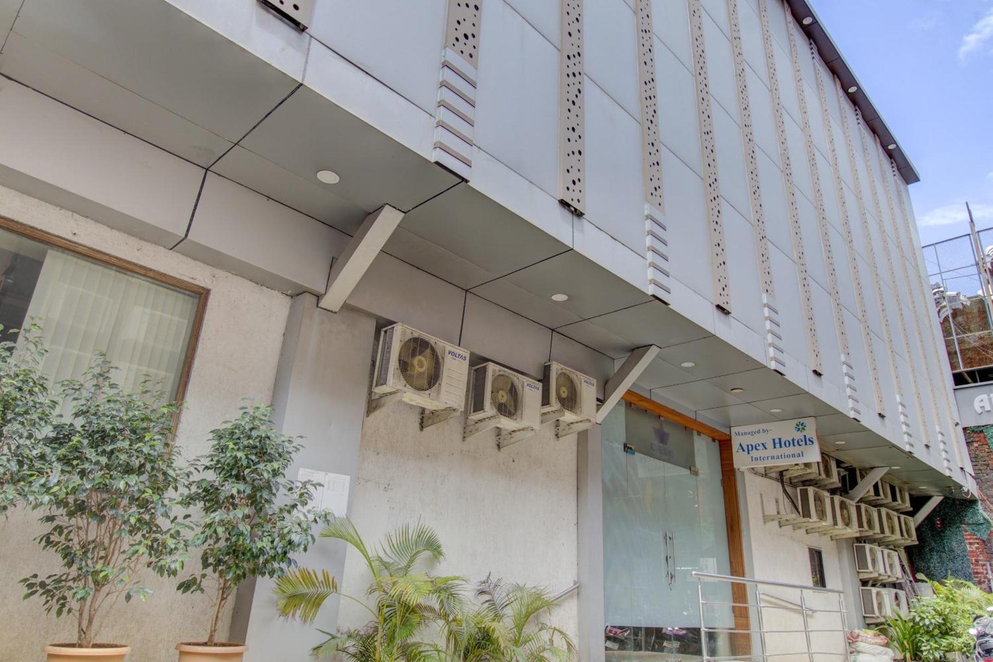 Hotel O Address Inn ムンバイ エクステリア 写真