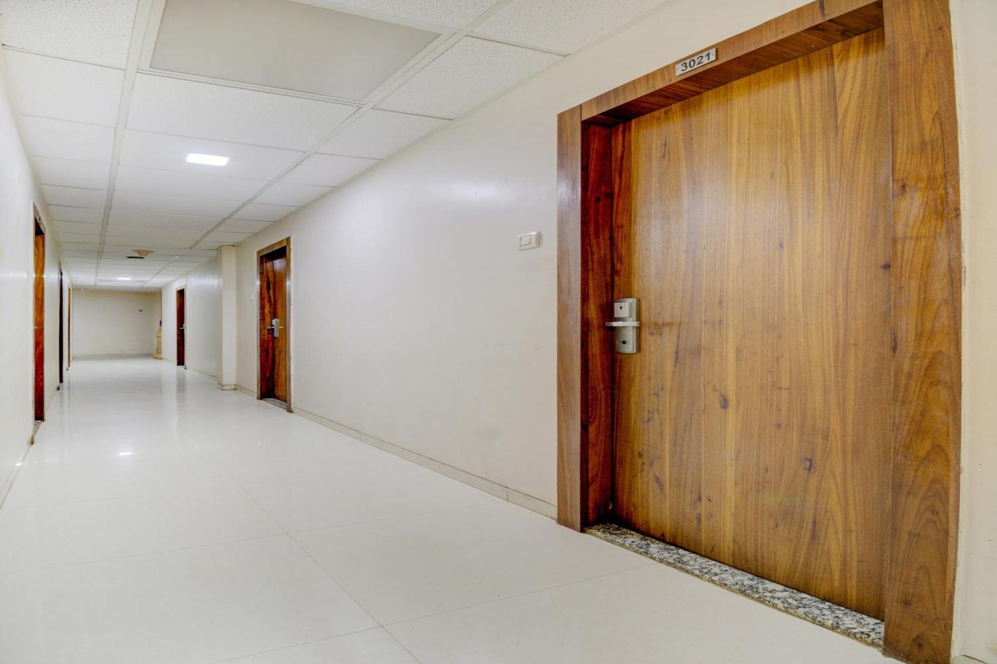 Hotel O Address Inn ムンバイ エクステリア 写真