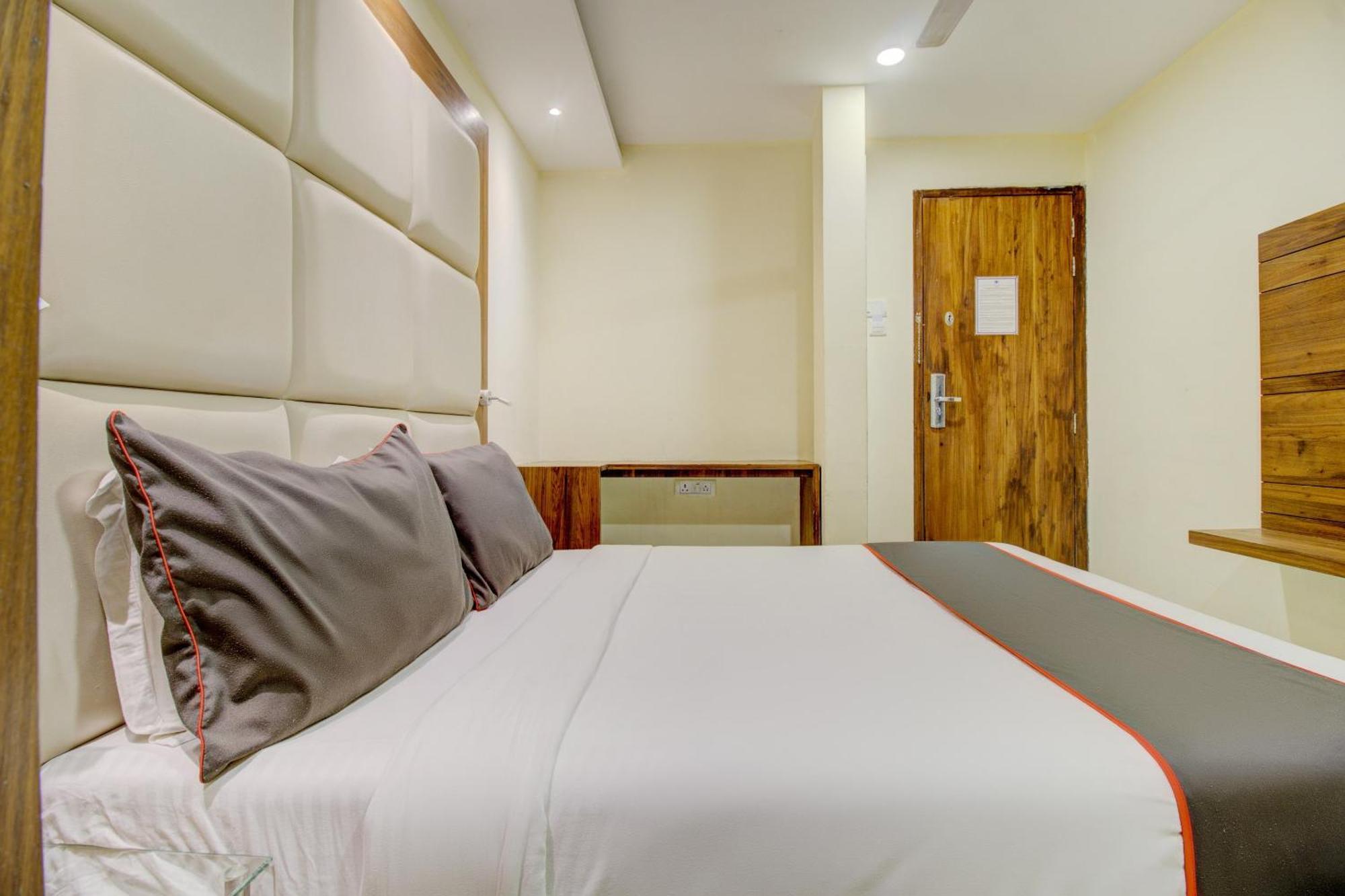 Hotel O Address Inn ムンバイ エクステリア 写真